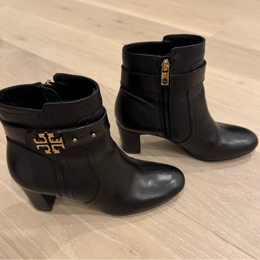 Tory Burch Elina Black Ankle Booties 70 mm with Gold Detail